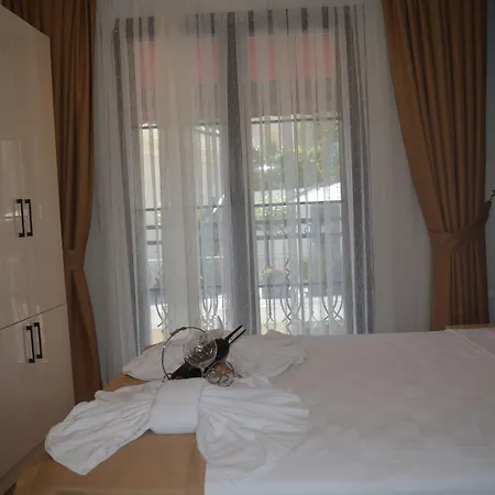 Garden Elisa Hotel