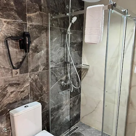 Garden Elisa 酒店 *